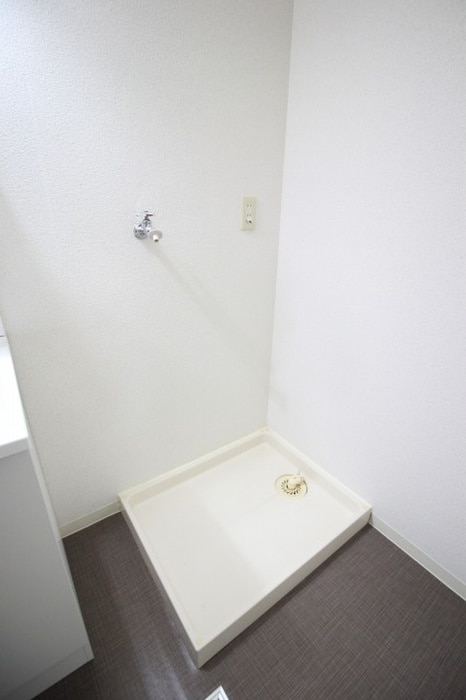 物件内観写真17　(洗濯機置場)