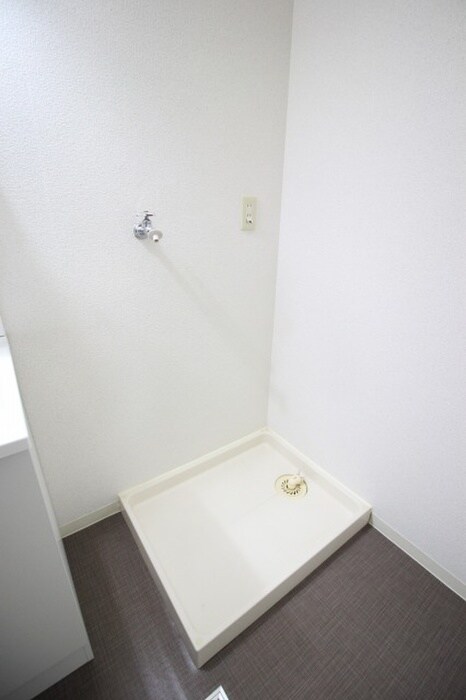 物件内観写真17　(洗濯機置場)