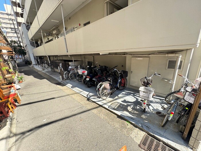 物件外観写真6　(駐輪場)