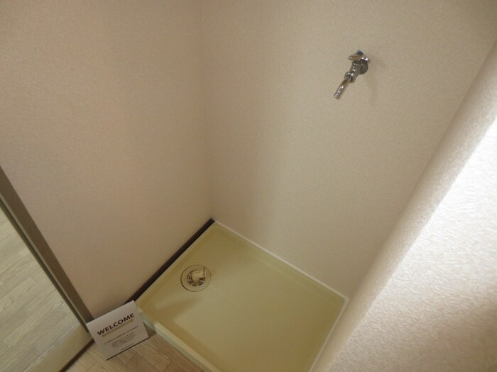 物件内観写真15　(洗濯機置場)