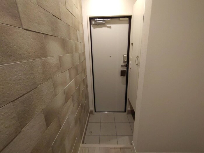 物件内観写真16　(玄関)