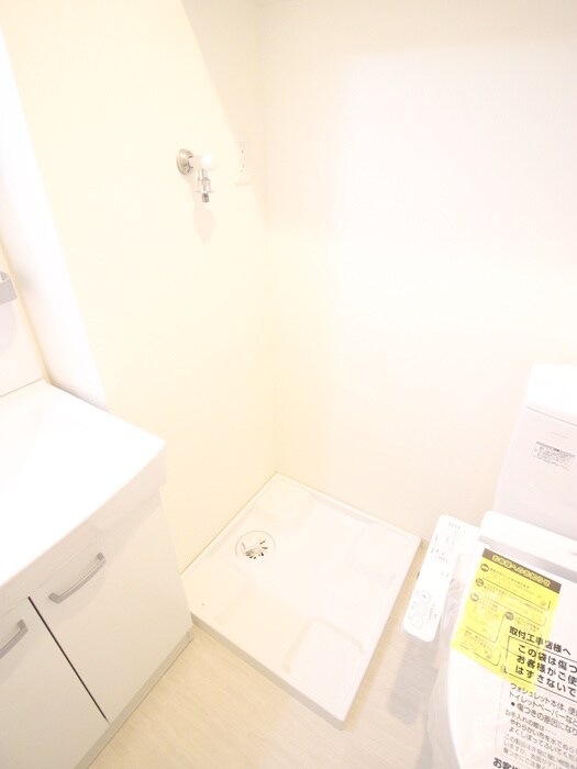 物件内観写真17　(洗濯機置場)