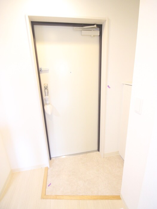 物件内観写真18　(玄関)