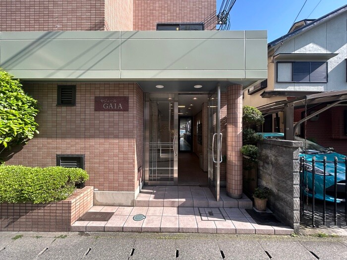 物件外観写真5　(エントランス部分)