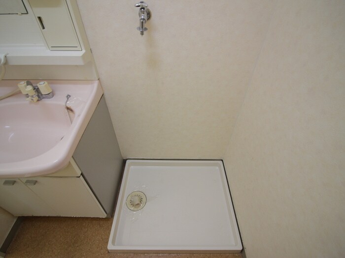 物件内観写真12　(洗濯機置場)