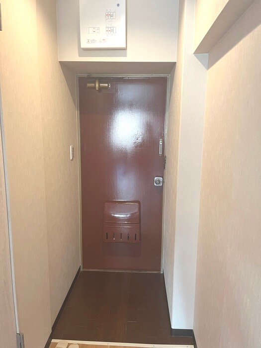 物件内観写真13　(玄関)