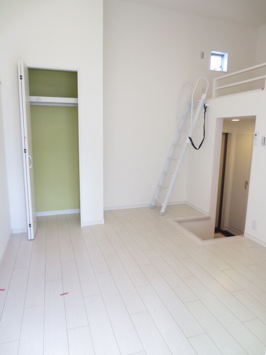 物件内観写真4　(居室)