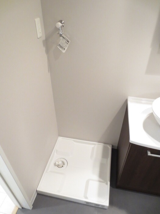 物件内観写真11　(洗濯機置場)