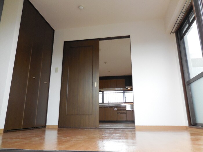 物件内観写真9　(居室)