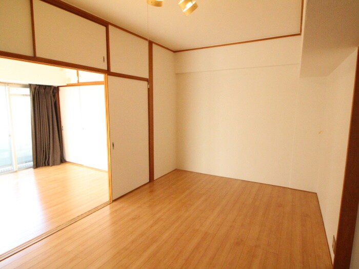 物件内観写真10　(居室)