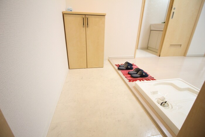 物件内観写真17　(玄関)