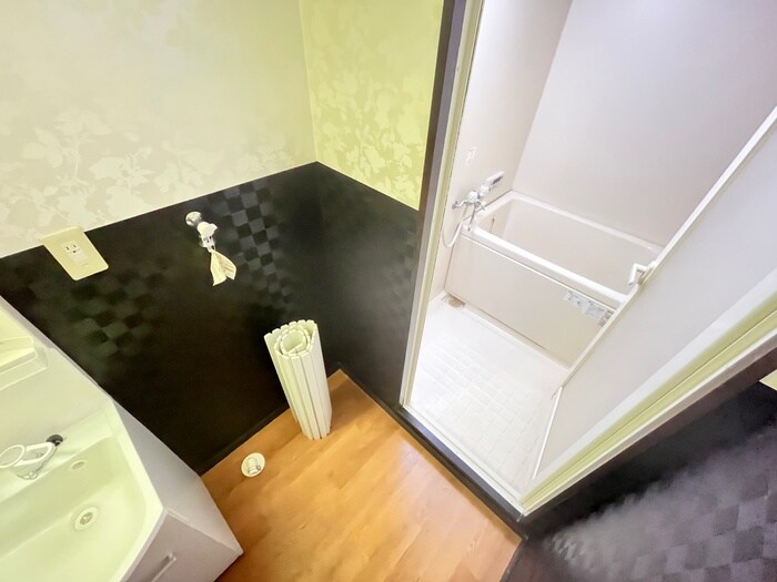 物件内観写真10　(洗濯機置場)