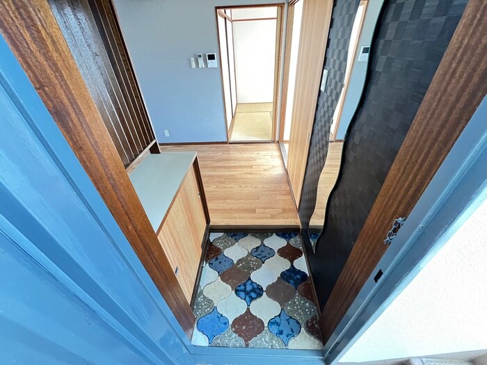 物件内観写真16　(玄関)