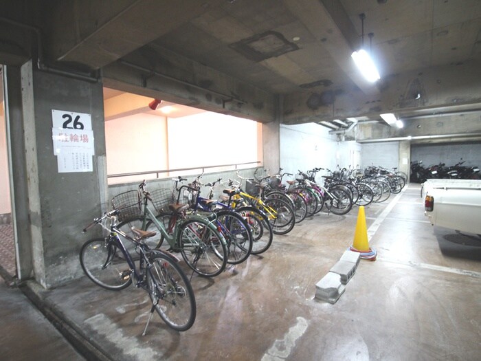 物件外観写真6　(駐輪場)