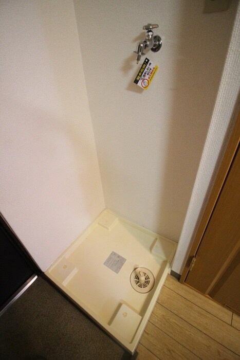 物件内観写真10　(洗濯機置場)