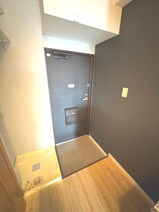 物件内観写真12　(玄関)