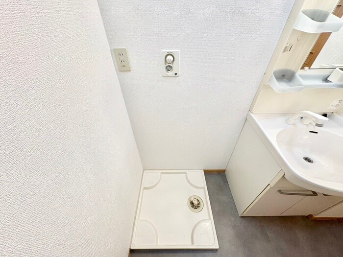 物件内観写真15　(洗濯機置場)