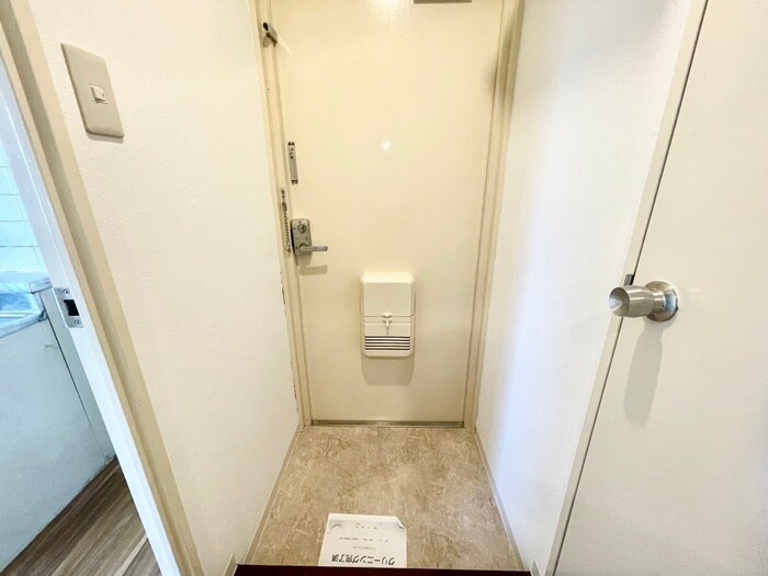 物件内観写真17　(玄関)