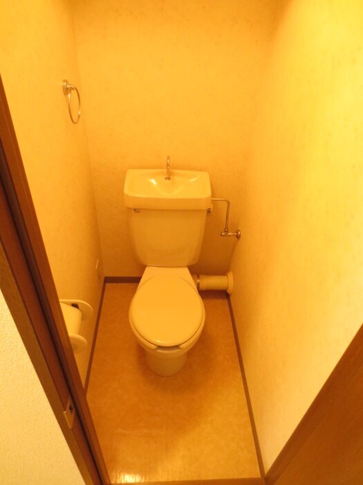 物件内観写真4　(トイレ)