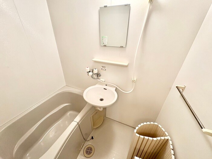 物件内観写真12　(洗面)