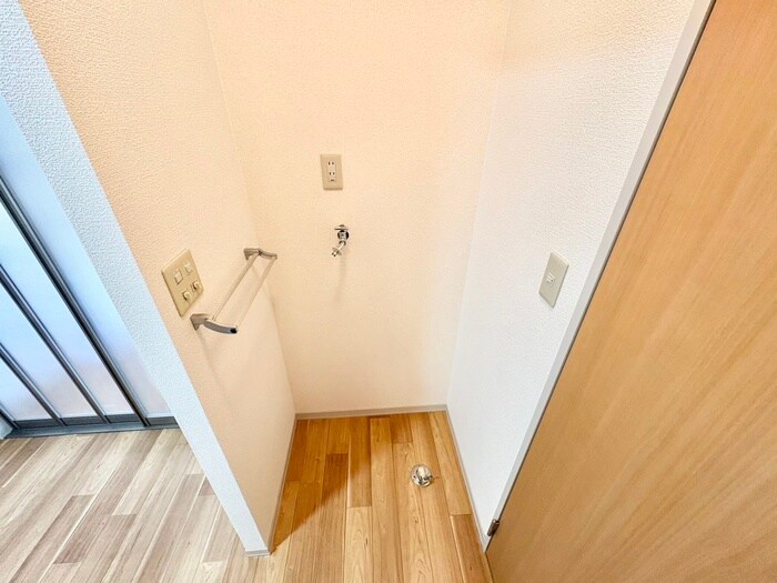 物件内観写真17　(洗濯機置場)