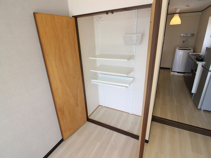 物件内観写真12　(収納)