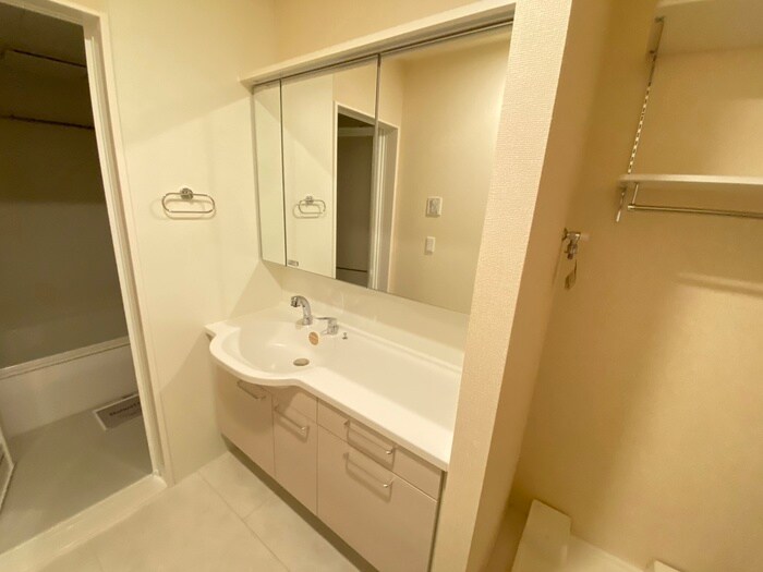 物件内観写真13　(洗面)