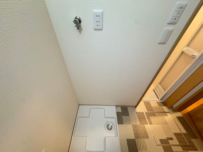 物件内観写真14　(洗濯機置場)