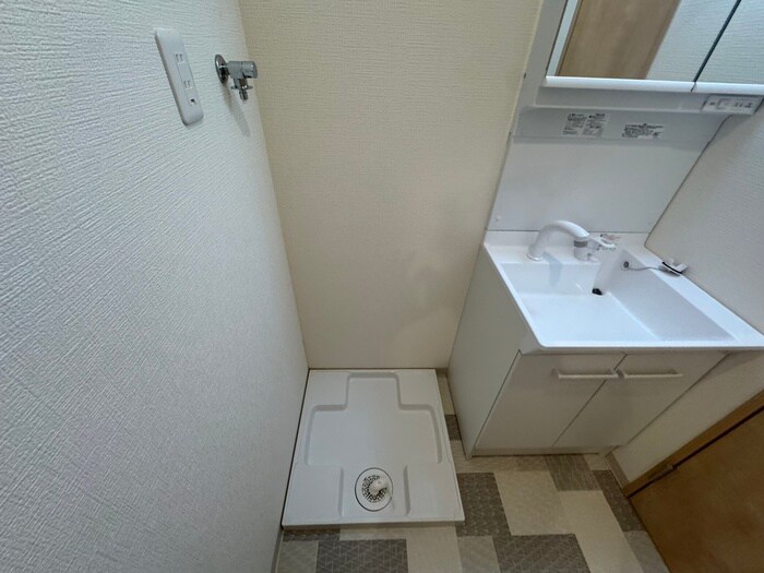 物件内観写真15　(洗濯機置場)