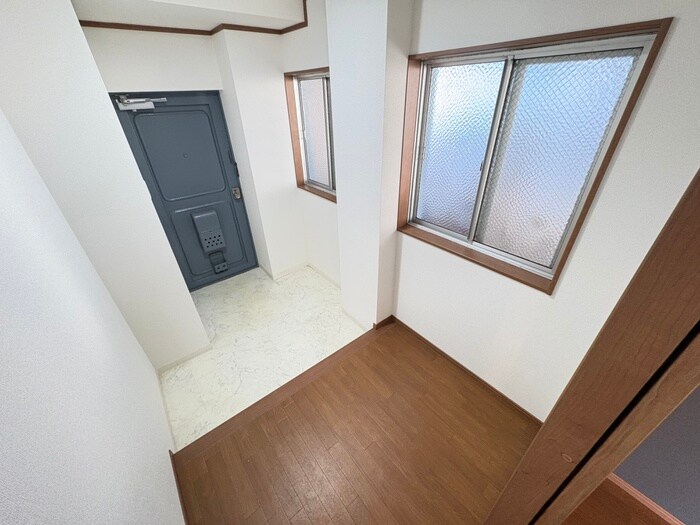 物件内観写真19　(玄関)