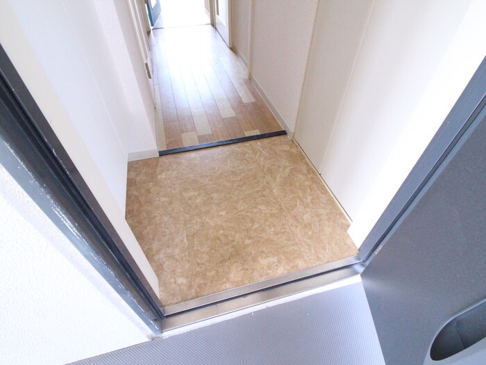 物件内観写真19　(玄関)