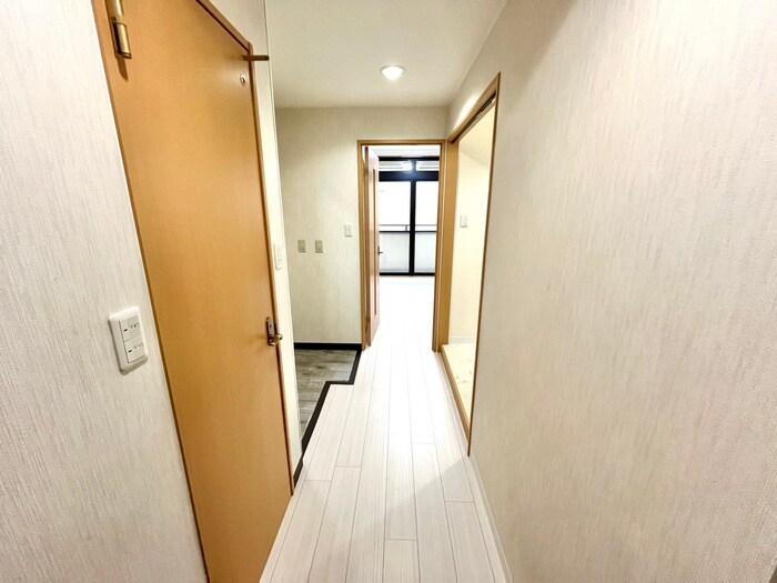 物件内観写真19　(廊下)