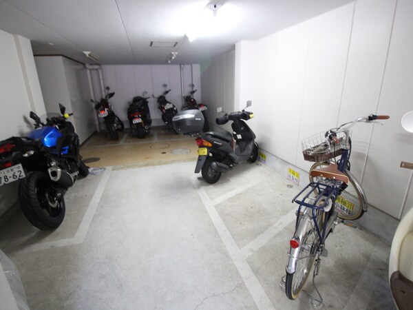 バイク置き場