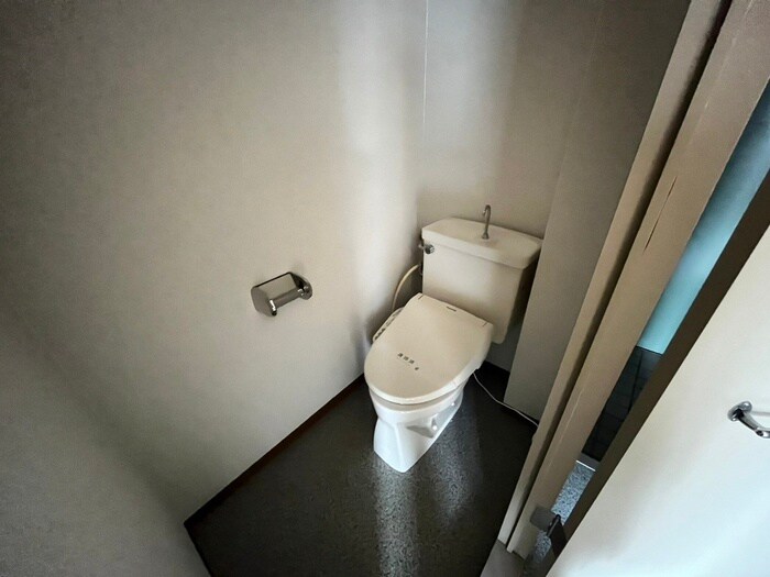 物件内観写真8　(トイレ)