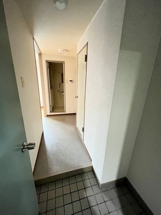 物件内観写真14　(廊下)