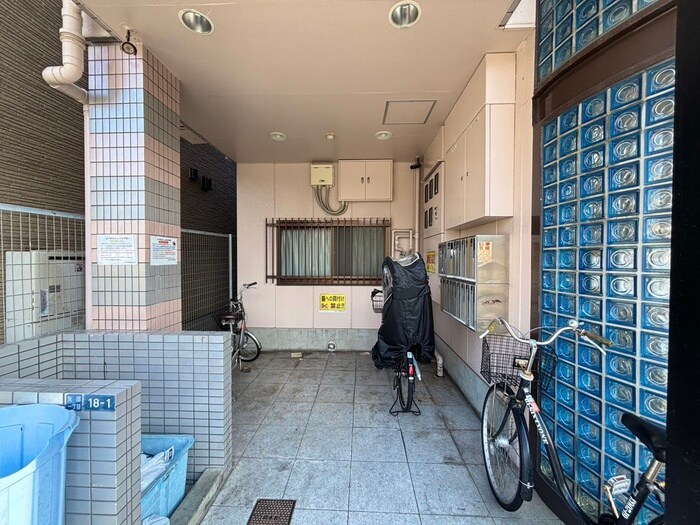物件外観写真3　(駐輪場)