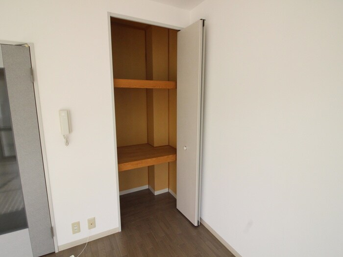 物件内観写真13　(収納)