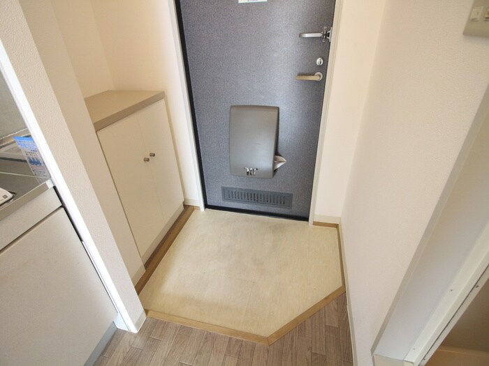 物件内観写真14　(玄関)