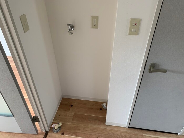 物件内観写真15　(洗濯機置場)