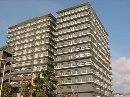 Ｄｸﾗﾃﾞｨｱ鳳ﾙﾈｻﾝｽｽｸｴｱ-(1405)外観写真