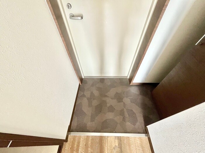 物件内観写真17　(玄関)