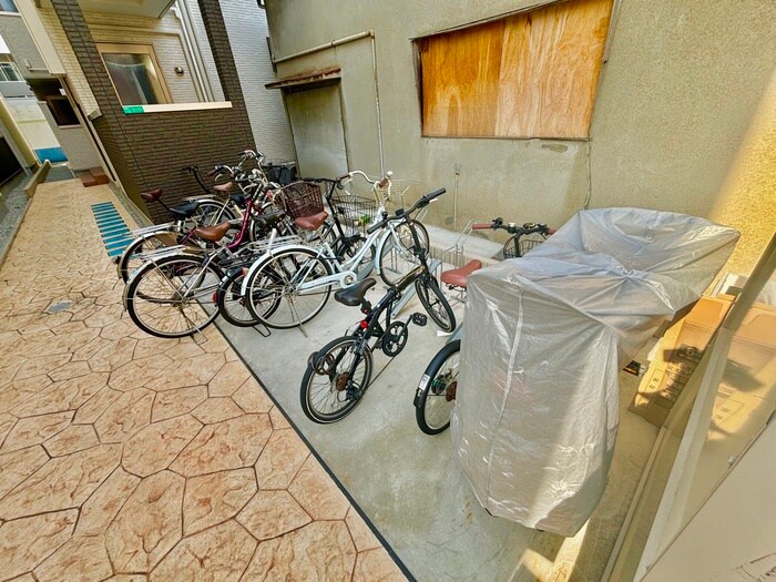物件外観写真6　(駐輪場)