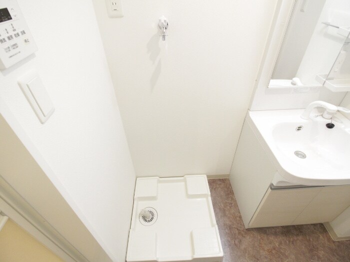 物件内観写真15　(洗濯機置場)