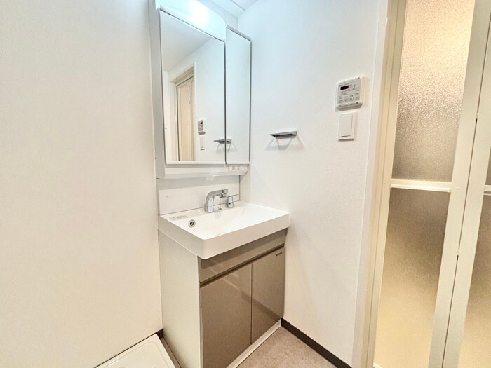 物件内観写真9　(洗面)