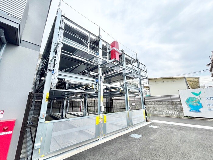 物件外観写真3　(駐車場)