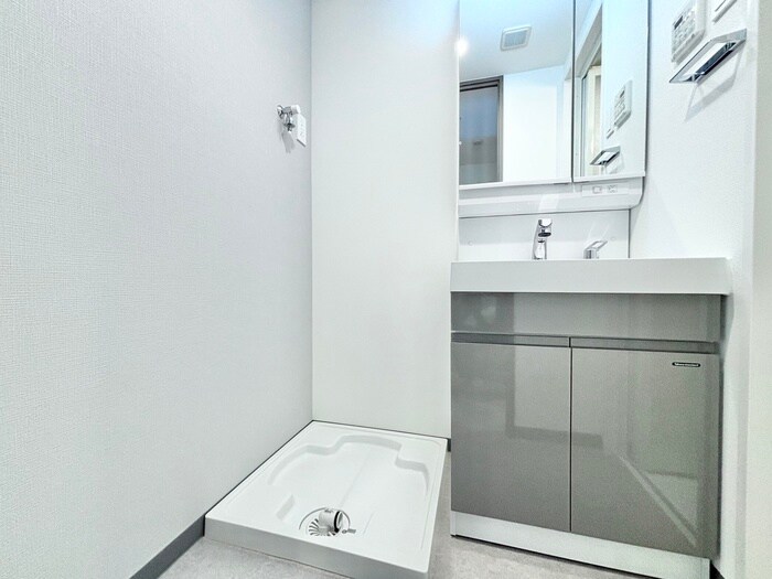 物件内観写真15　(洗濯機置場)