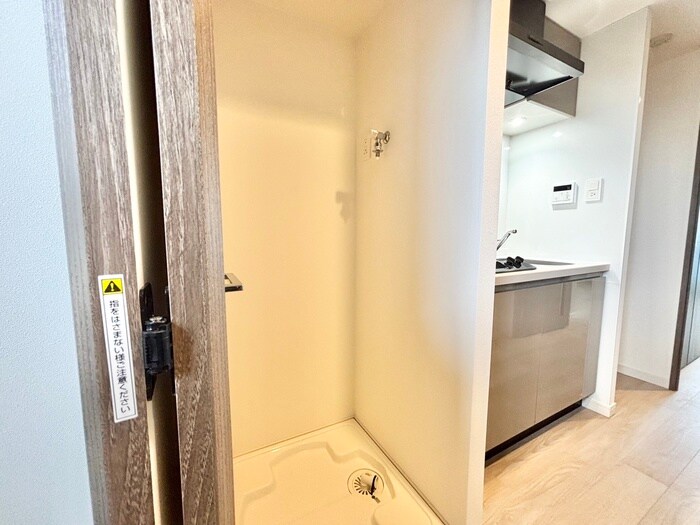 物件内観写真16　(洗濯機置場)