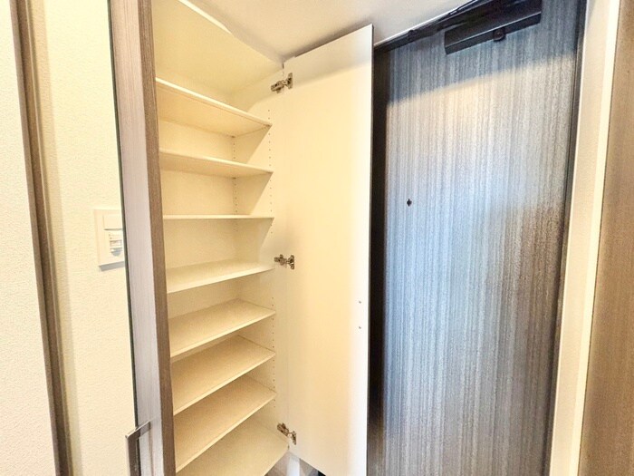 物件内観写真18　(靴箱)