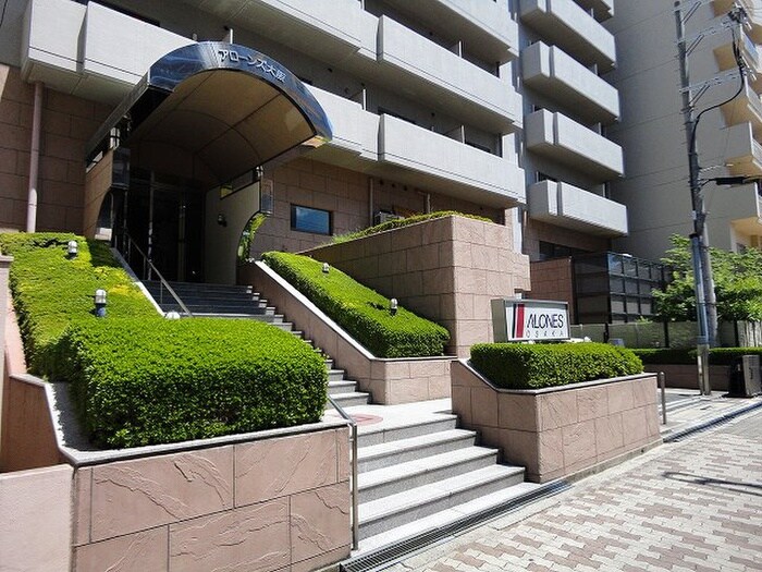 物件外観写真6　(エントランス部分)