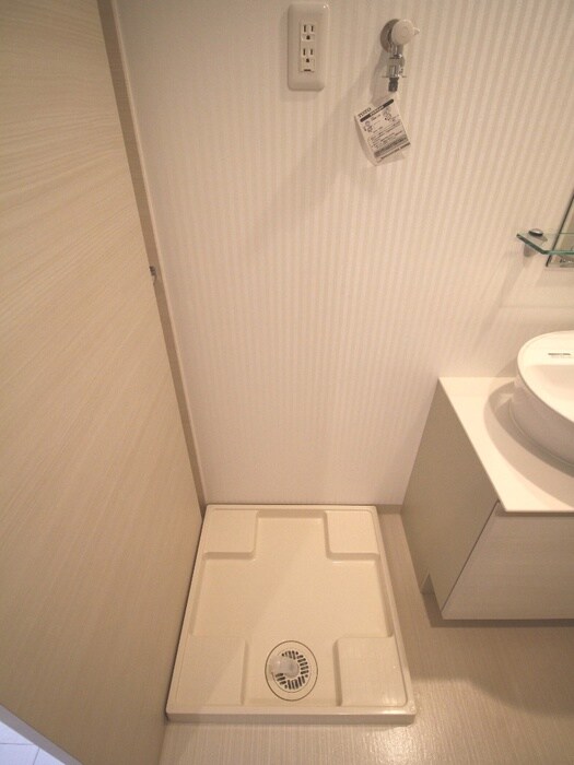 物件内観写真7　(洗濯機置場)